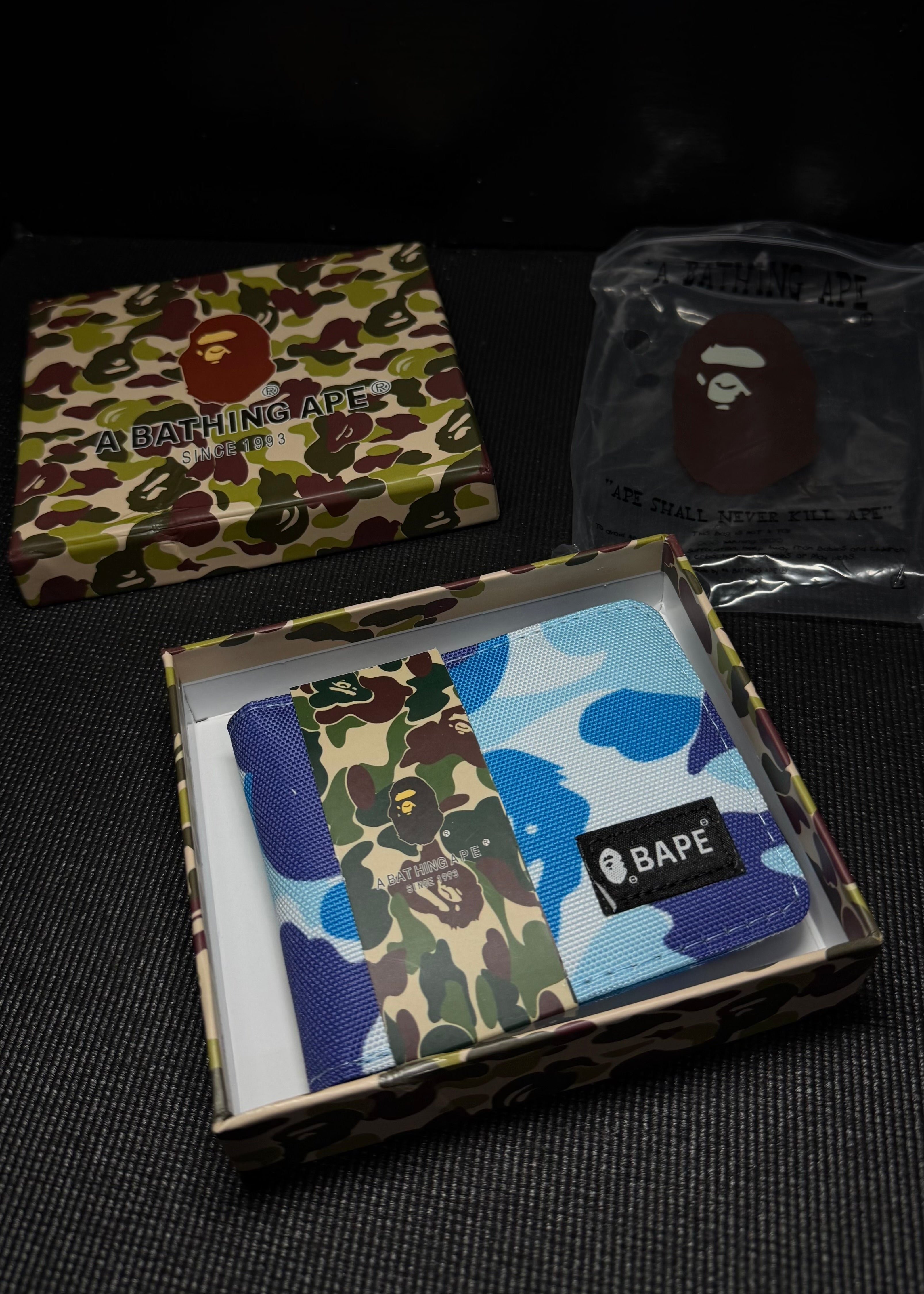 BAPE billetera azul
