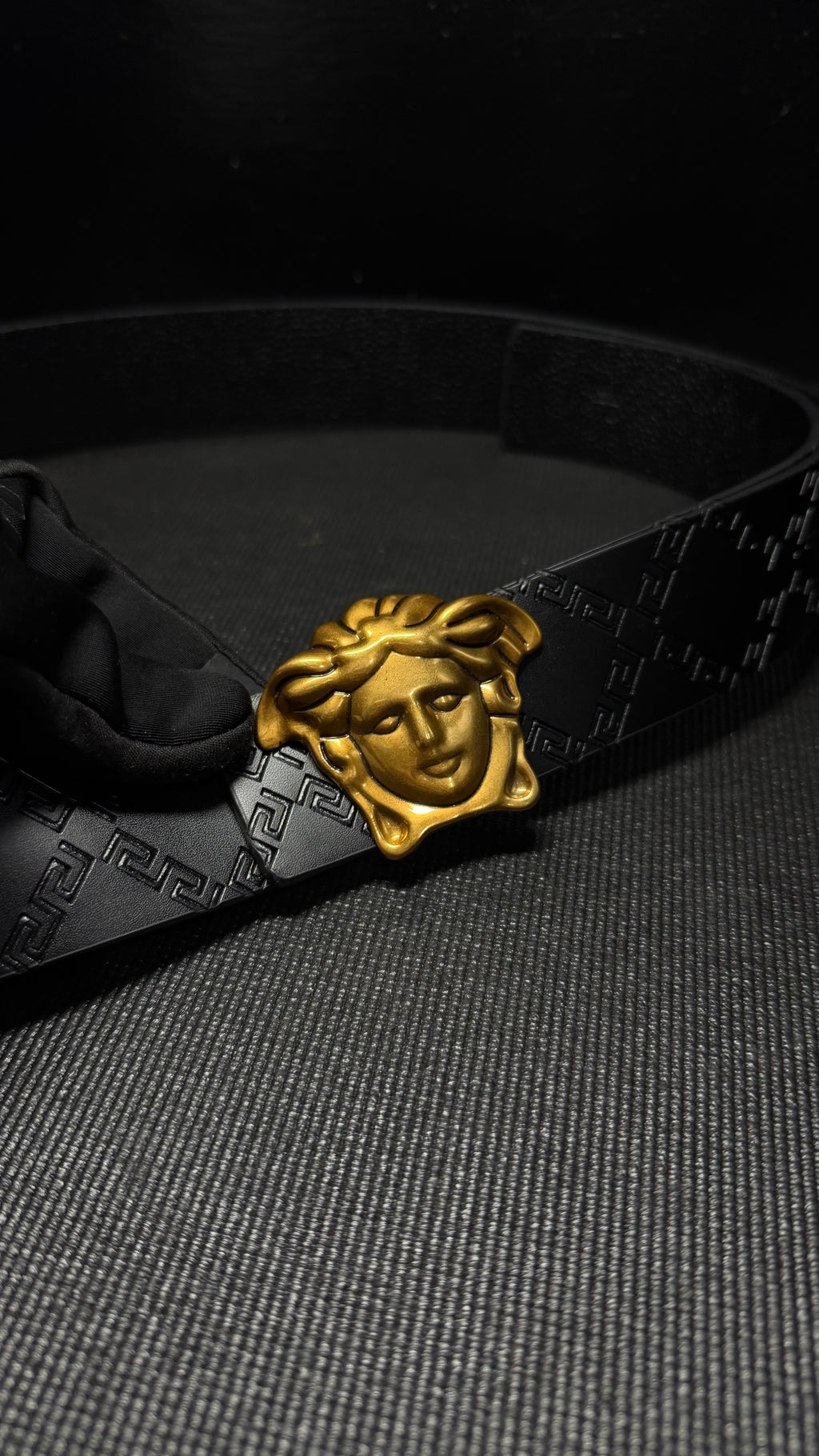 VERSACE cincho negro