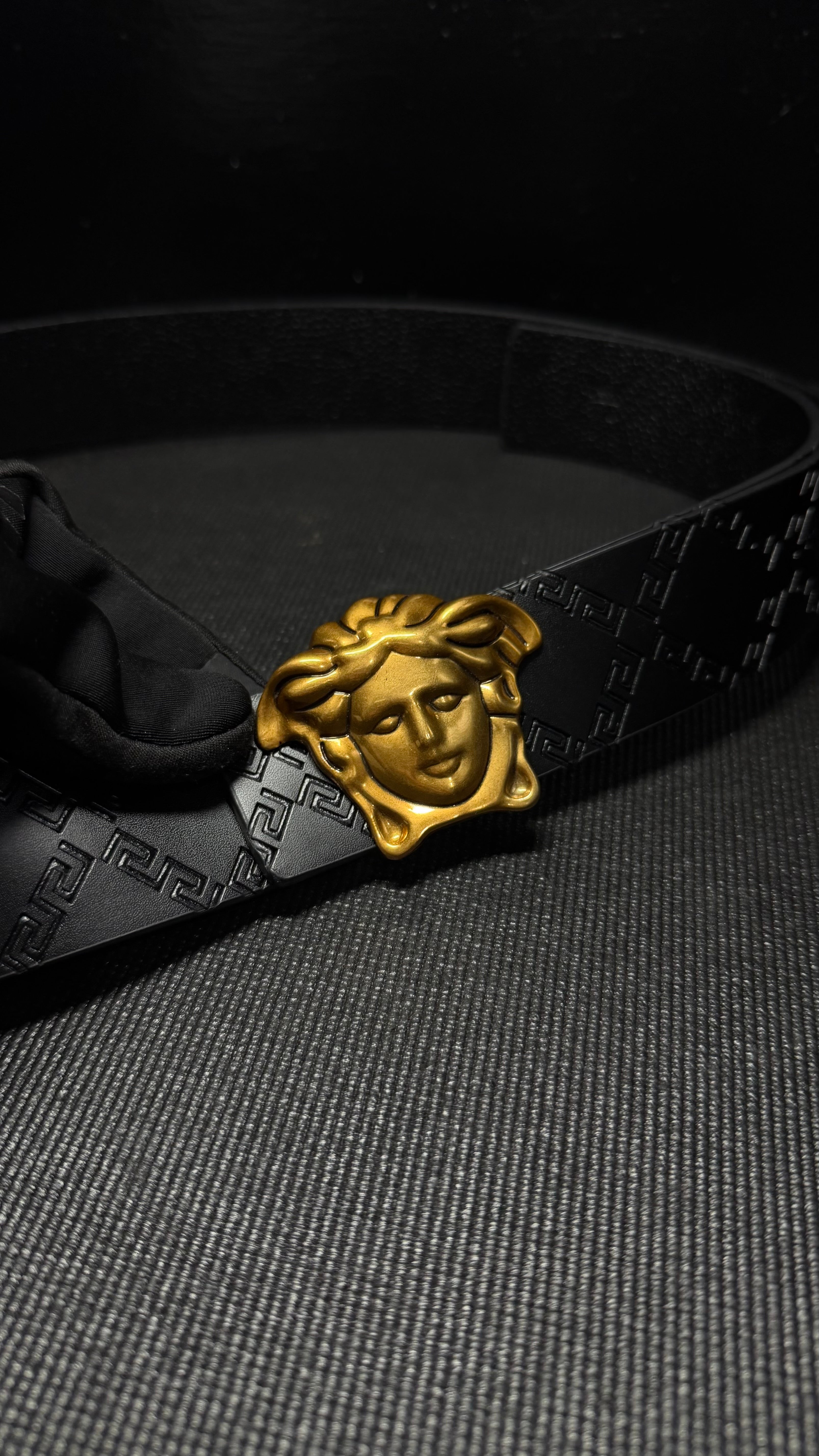 VERSACE cincho negro