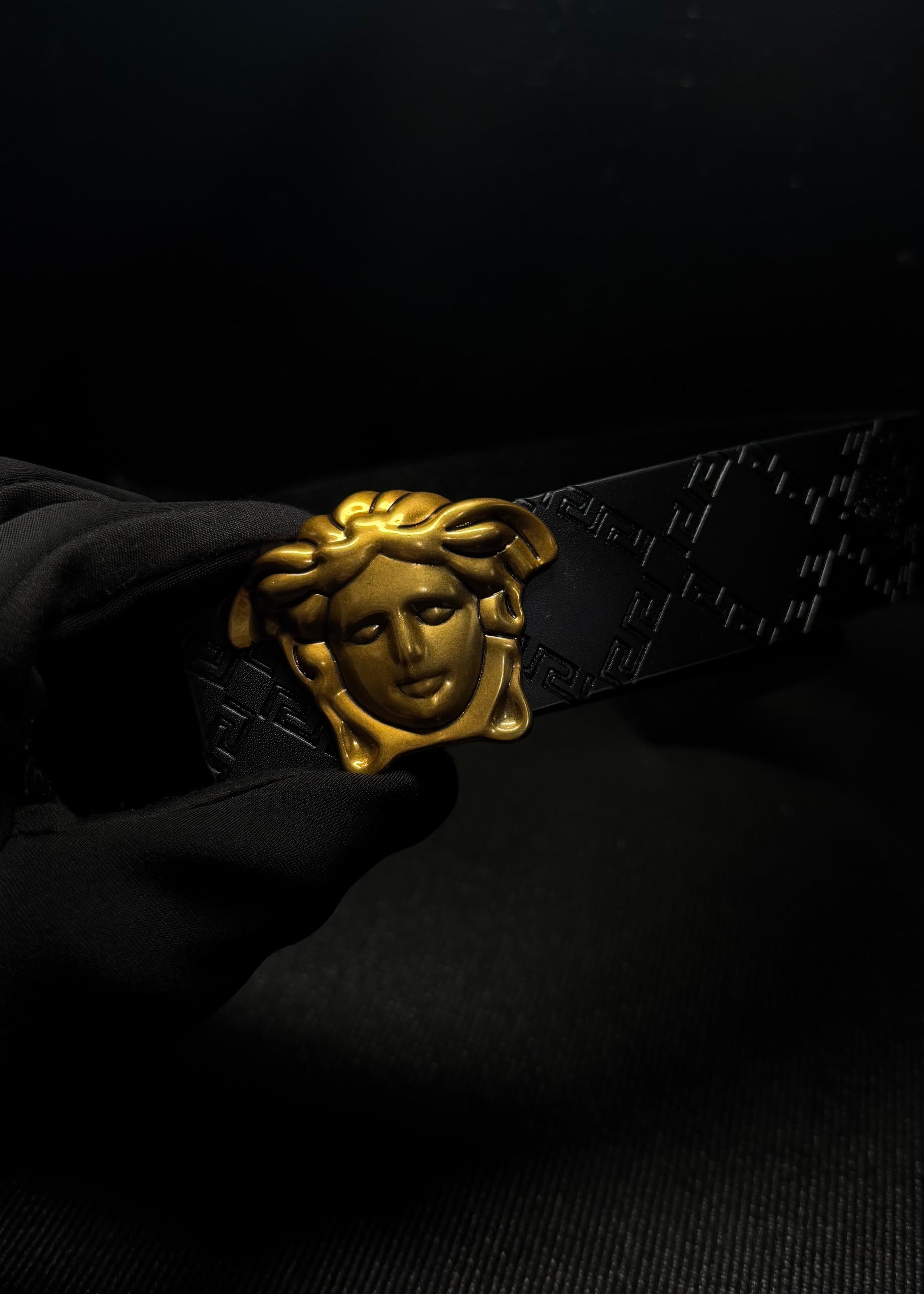 VERSACE cincho negro