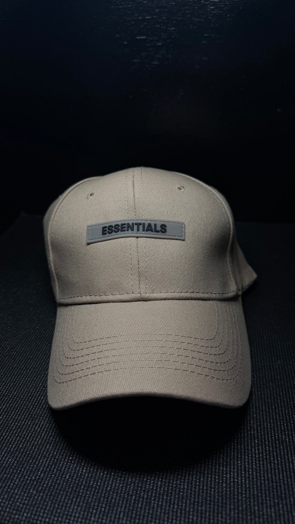 ESSENTIALS gorra beige