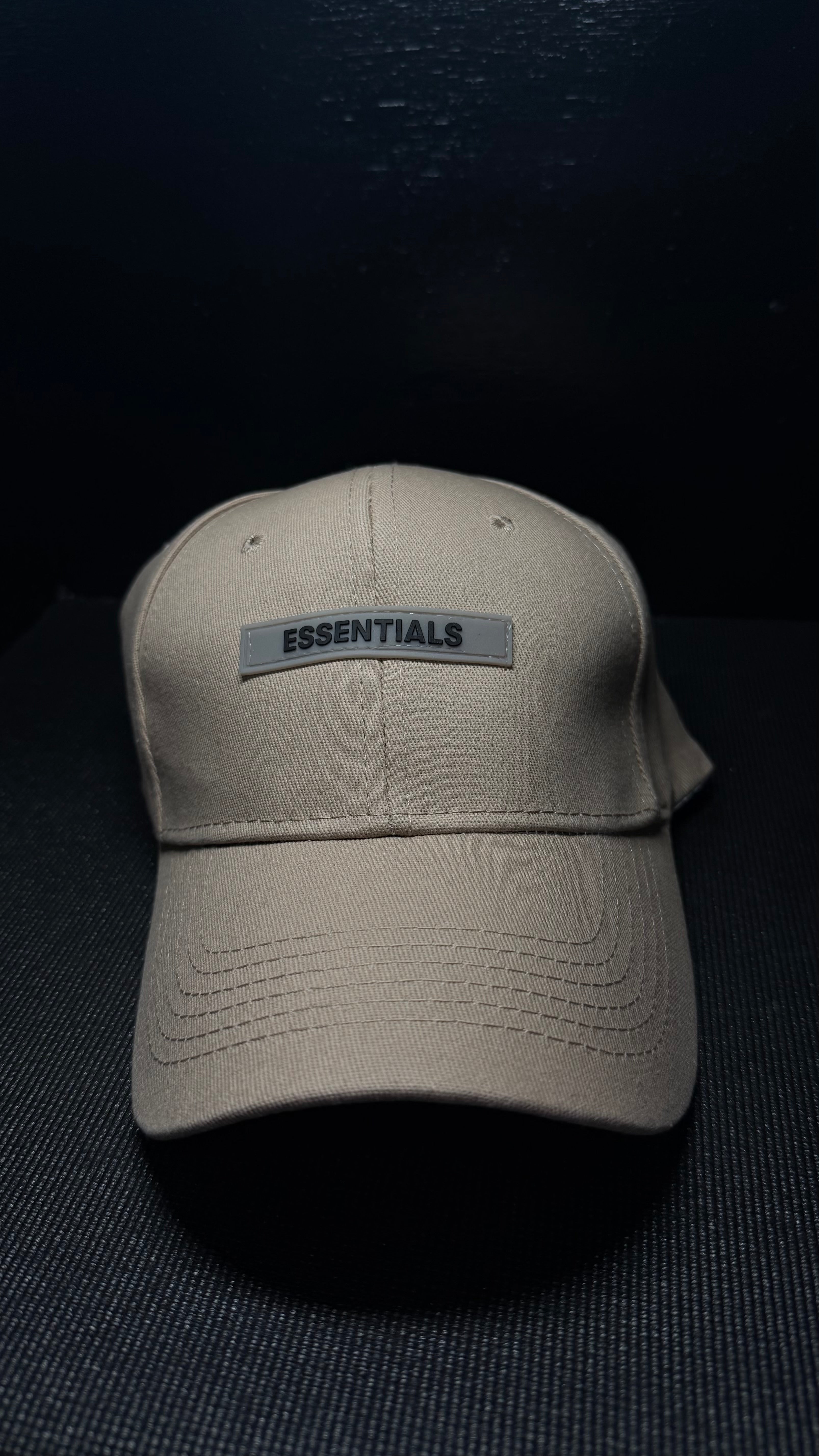 ESSENTIALS gorra beige