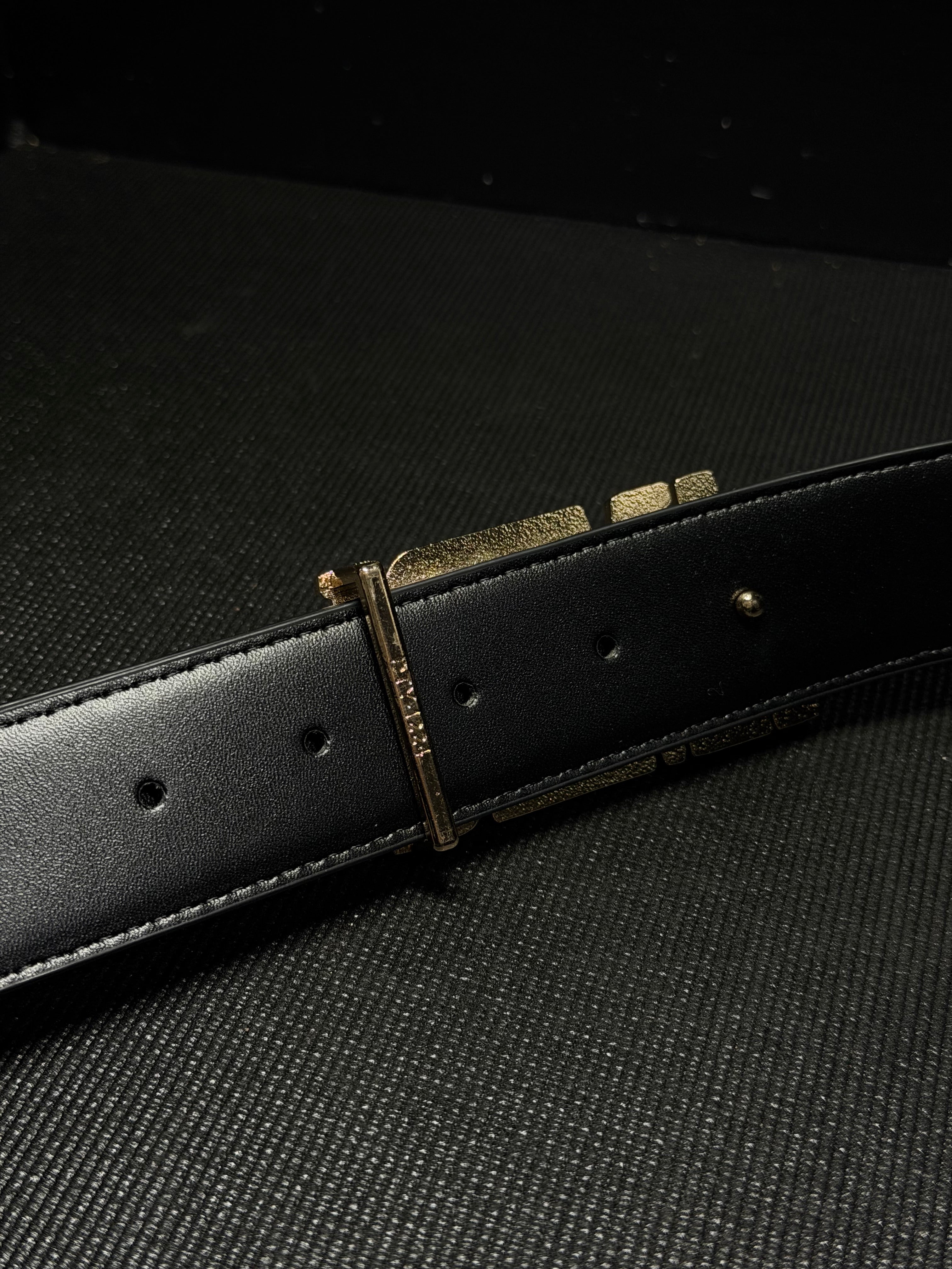 AMIRI LOGO Cincho negro