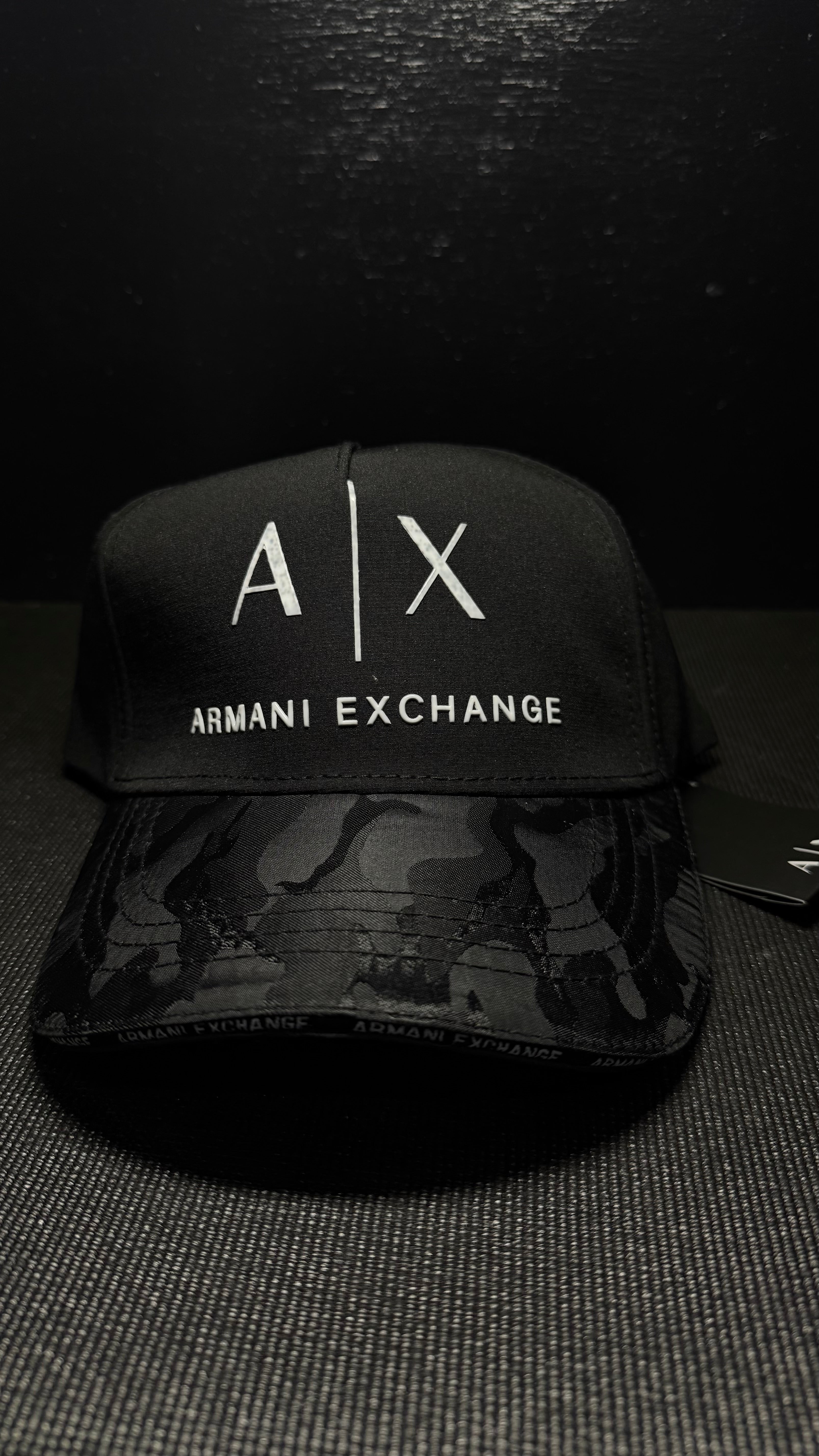 ARMANI EXCHANGE gorra negra