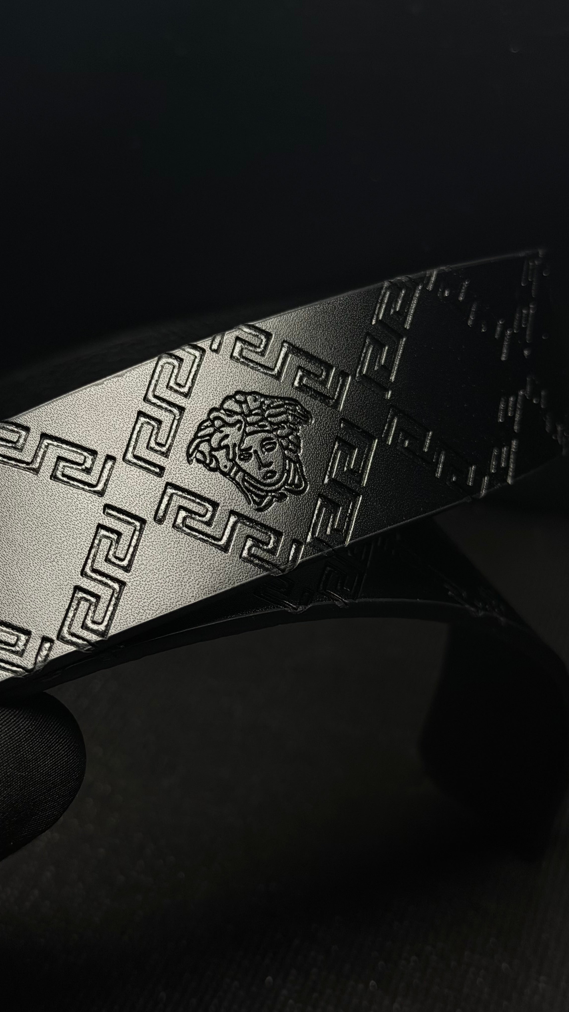 VERSACE cincho negro
