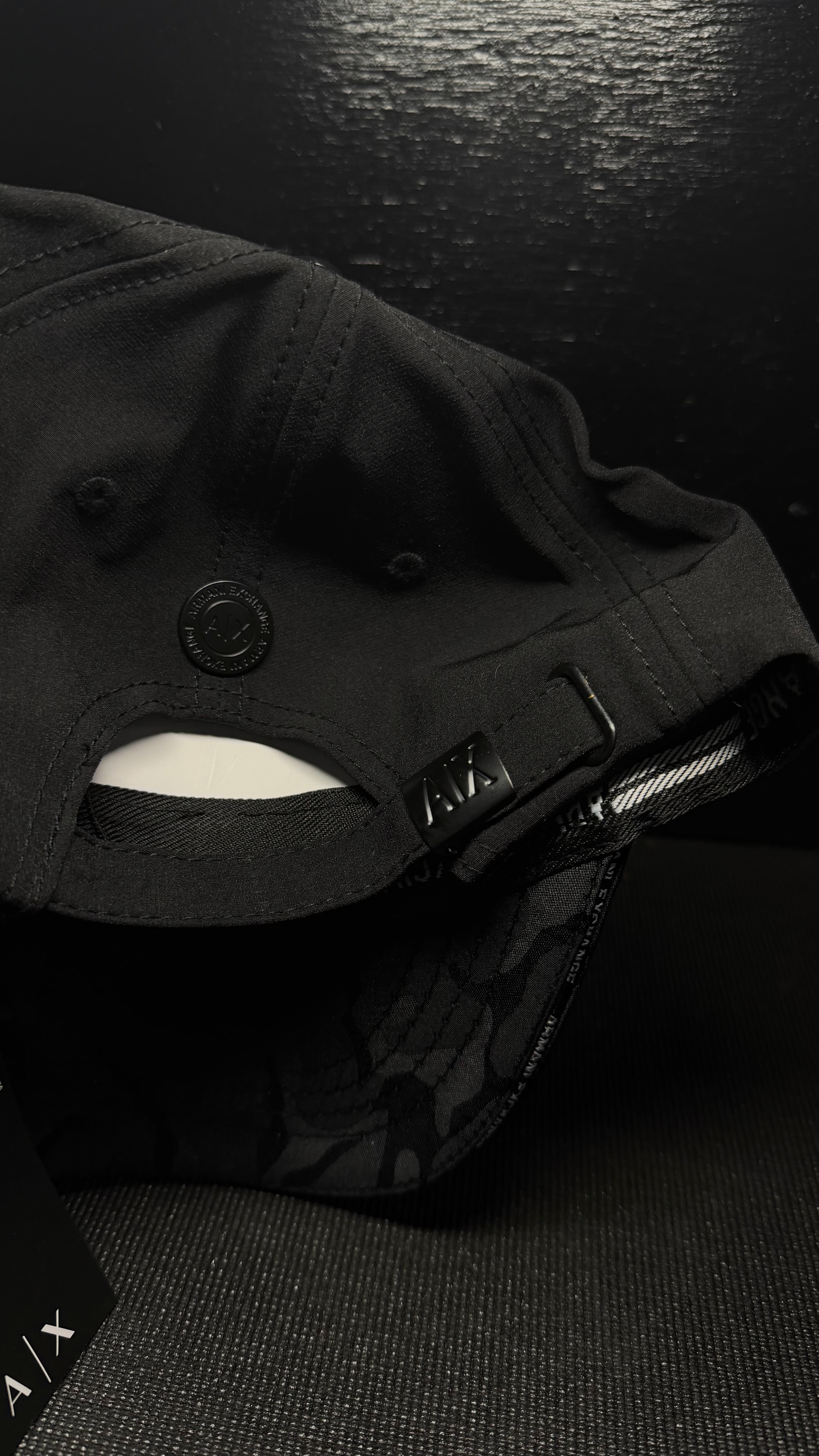 ARMANI EXCHANGE gorra negra