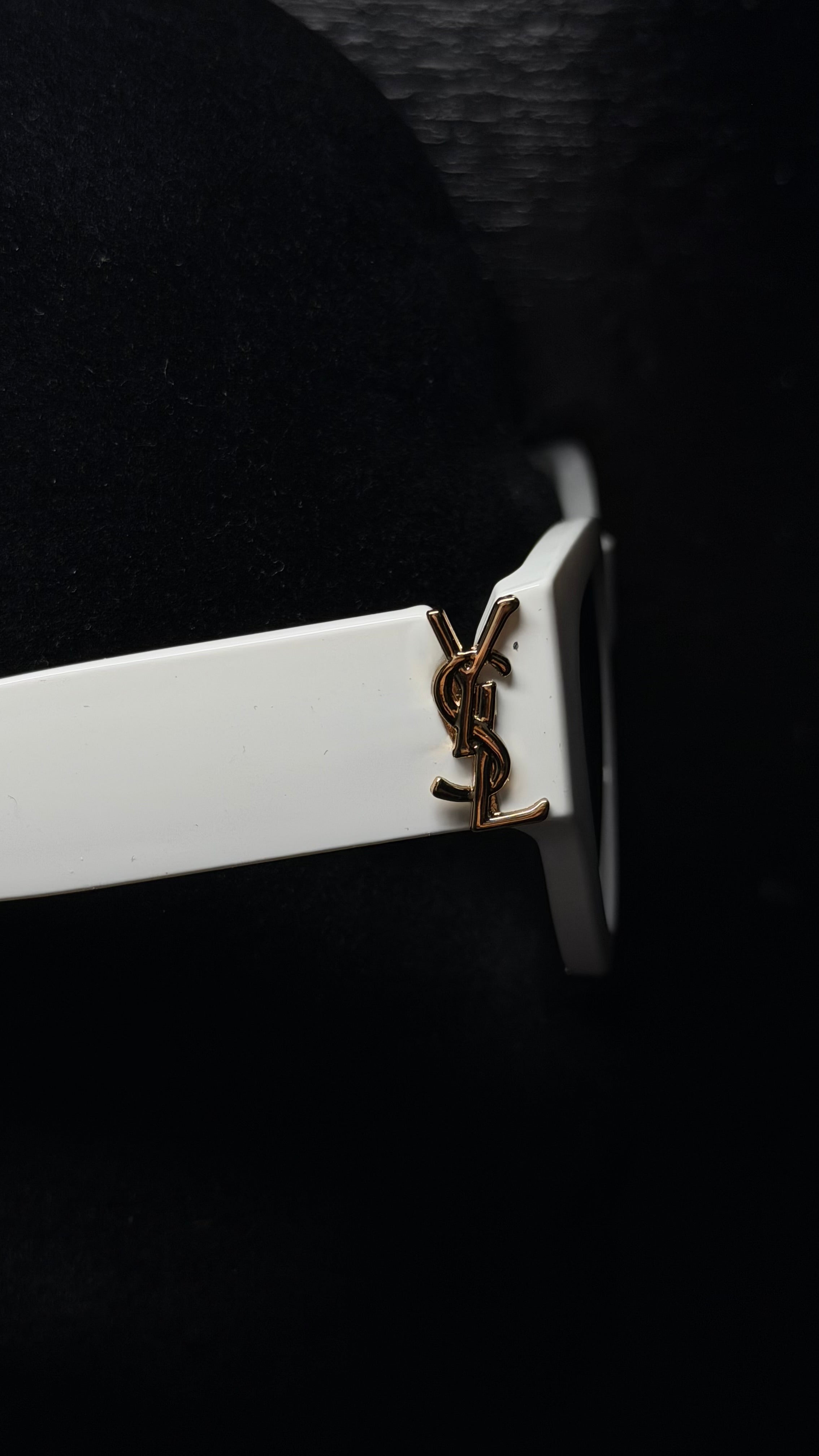 YSL Gafas blanco y dorado