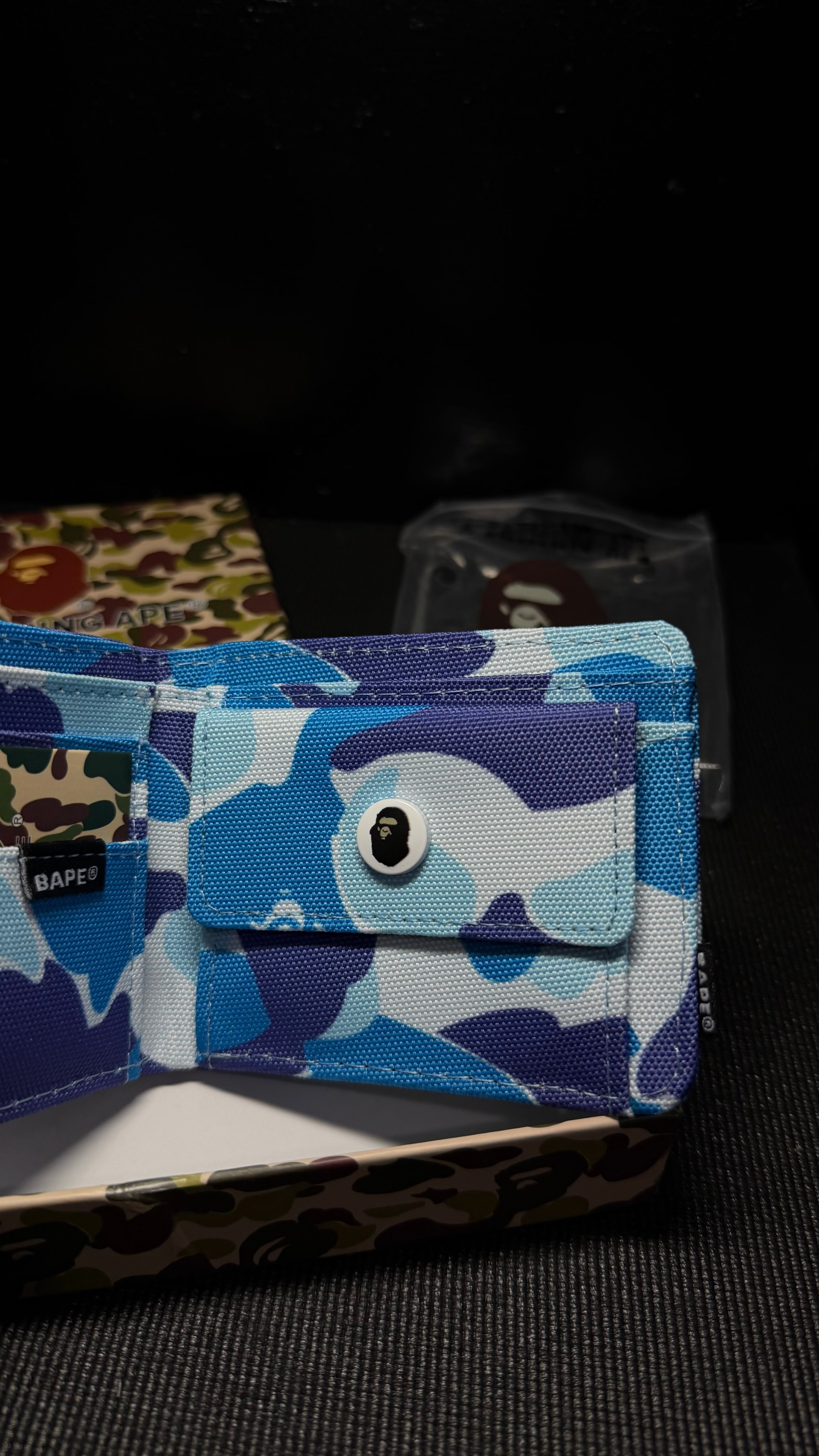 BAPE billetera azul