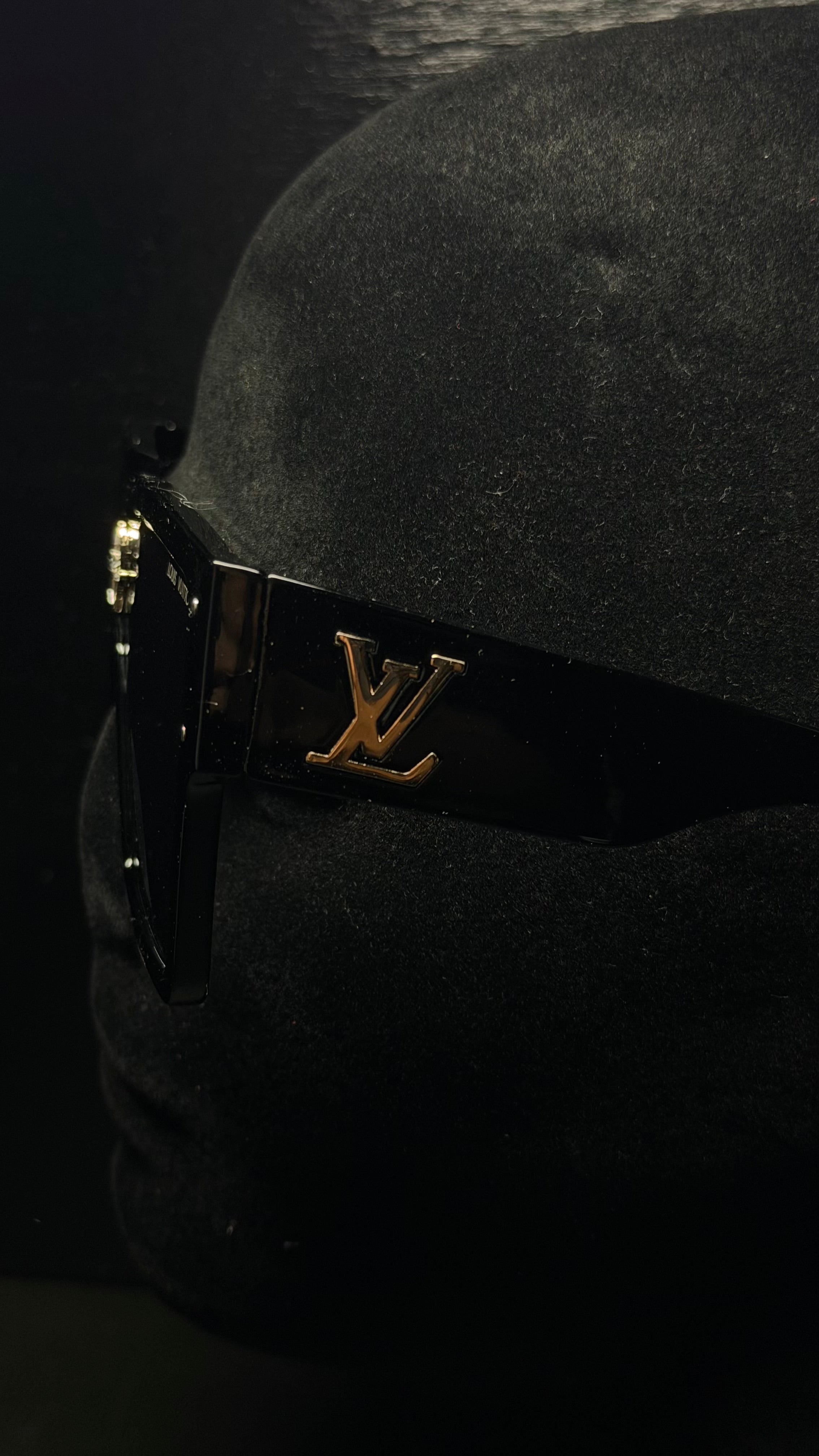 LOUIS VUITTON gafas negro