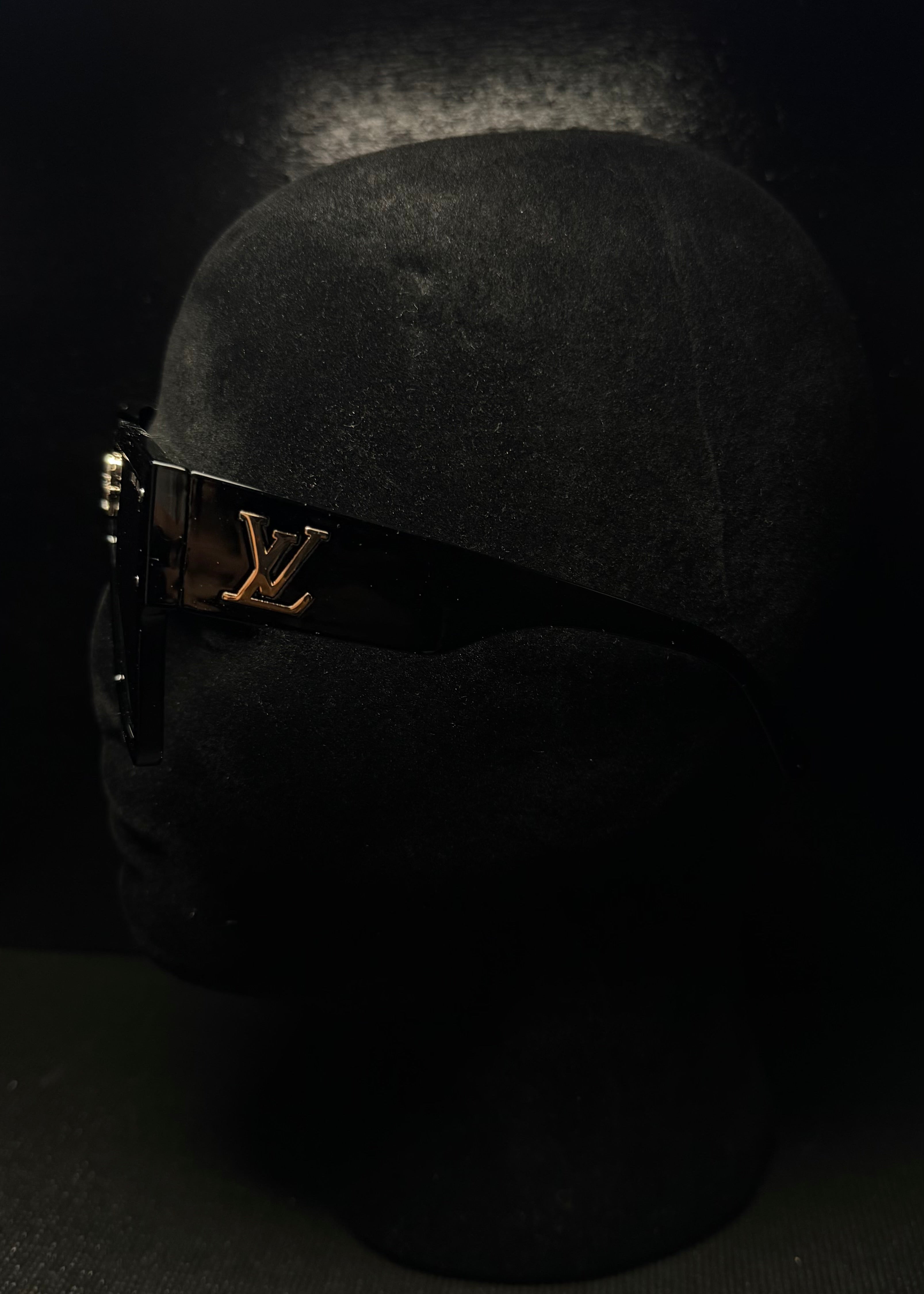 LOUIS VUITTON gafas negro