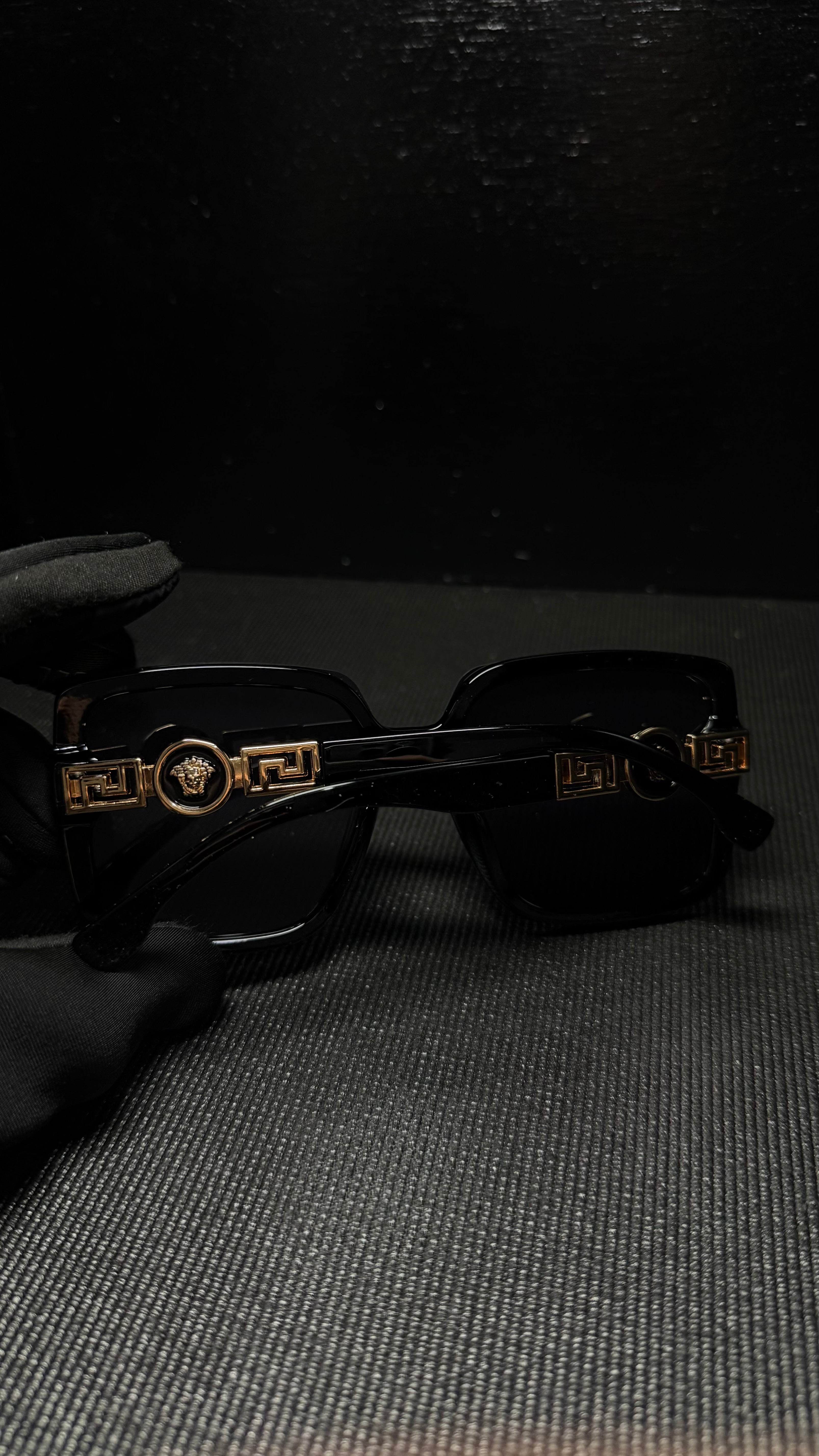 VERSACE gafas negro y dorado