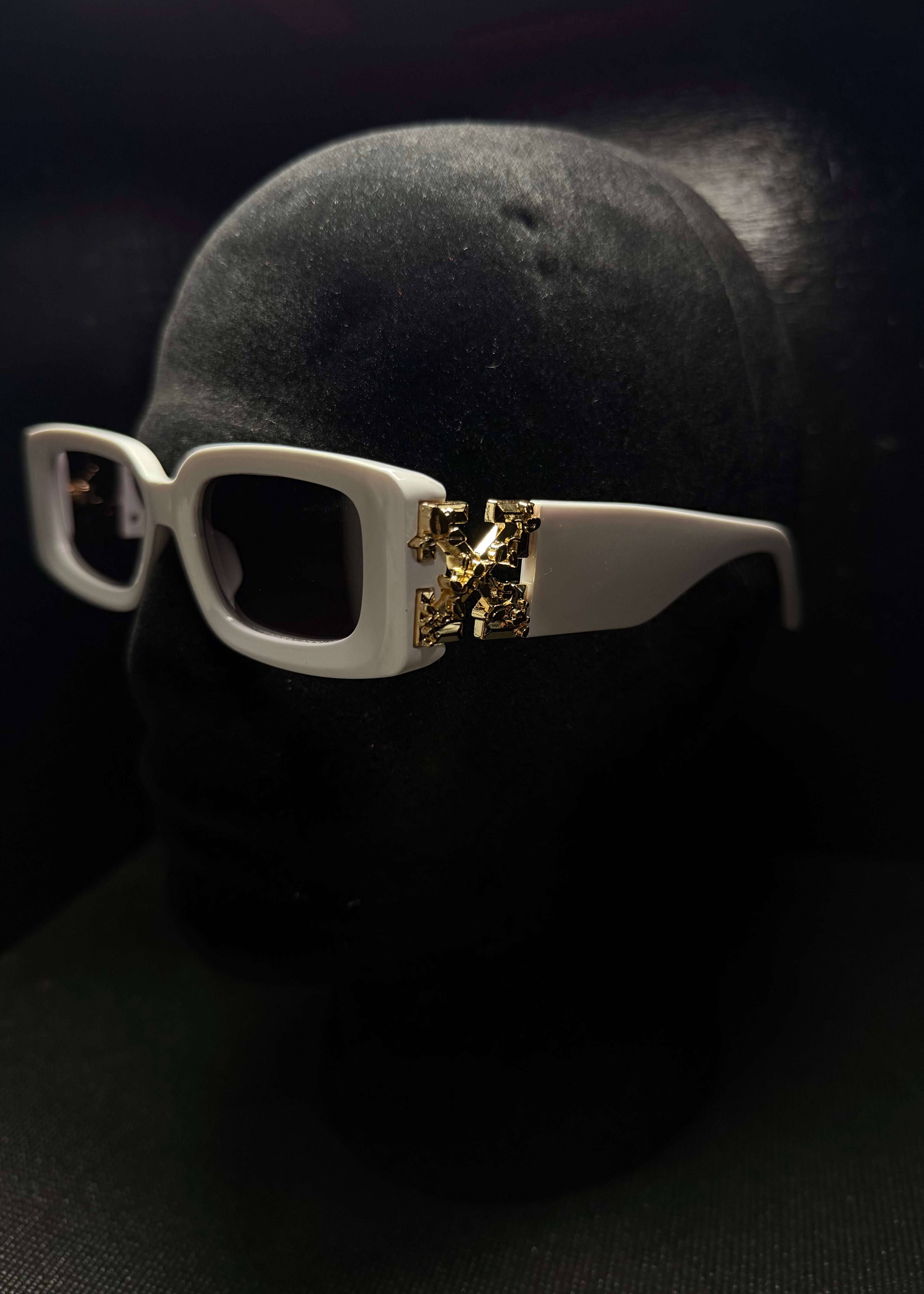 OFF WHITE gafas blanco y dorado