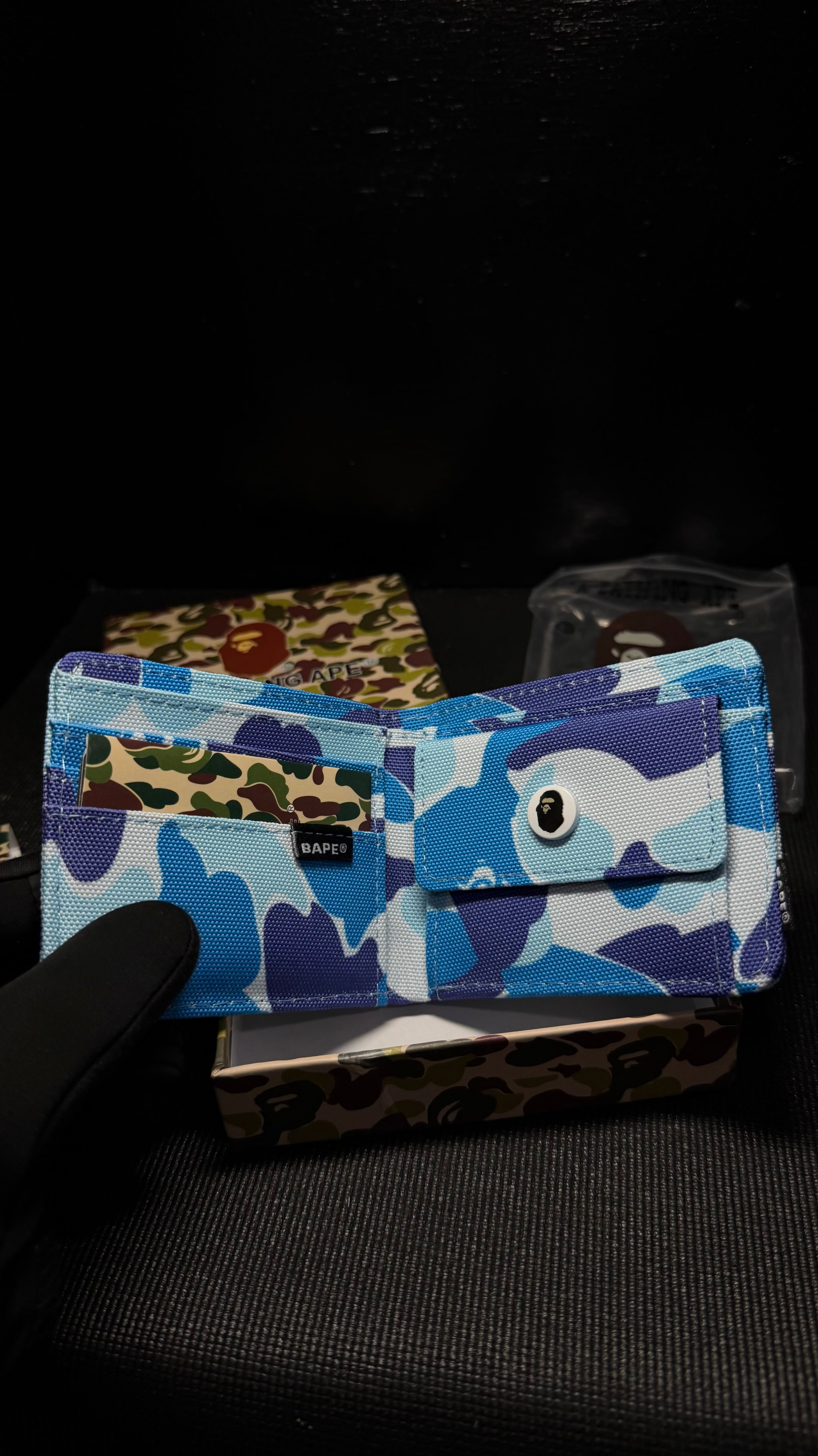 BAPE billetera azul