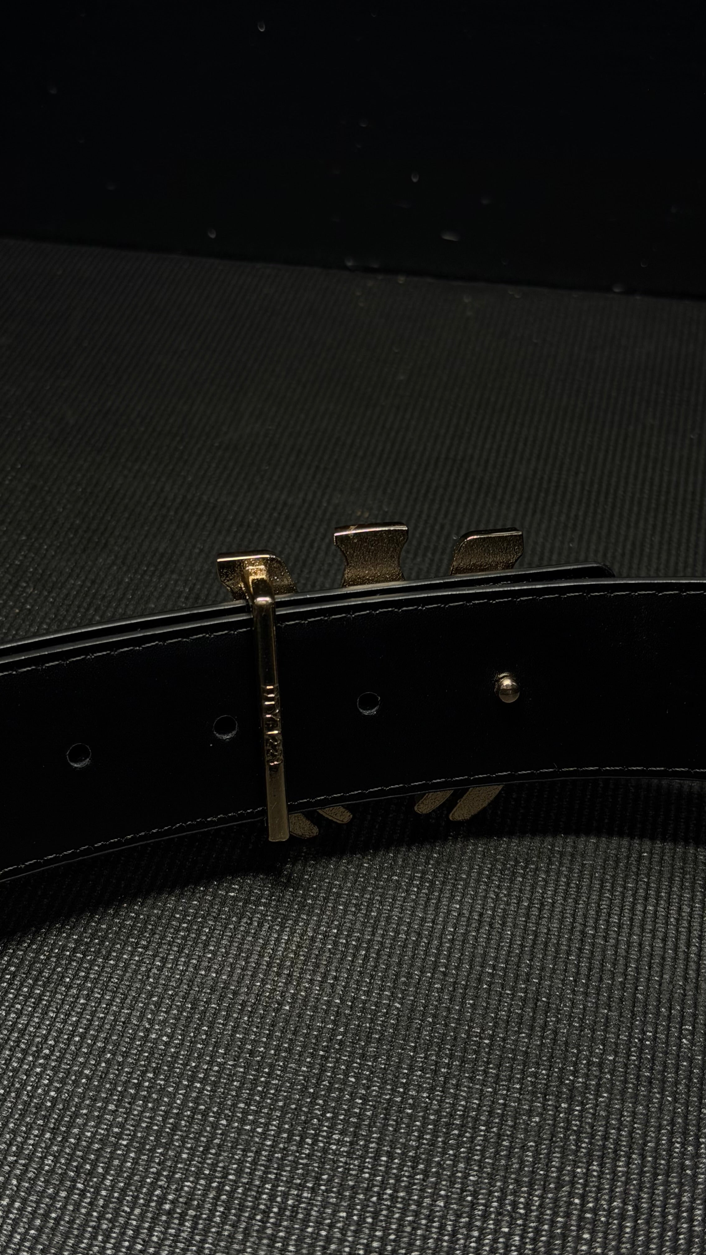 AMIRI cincho Logo DORADO