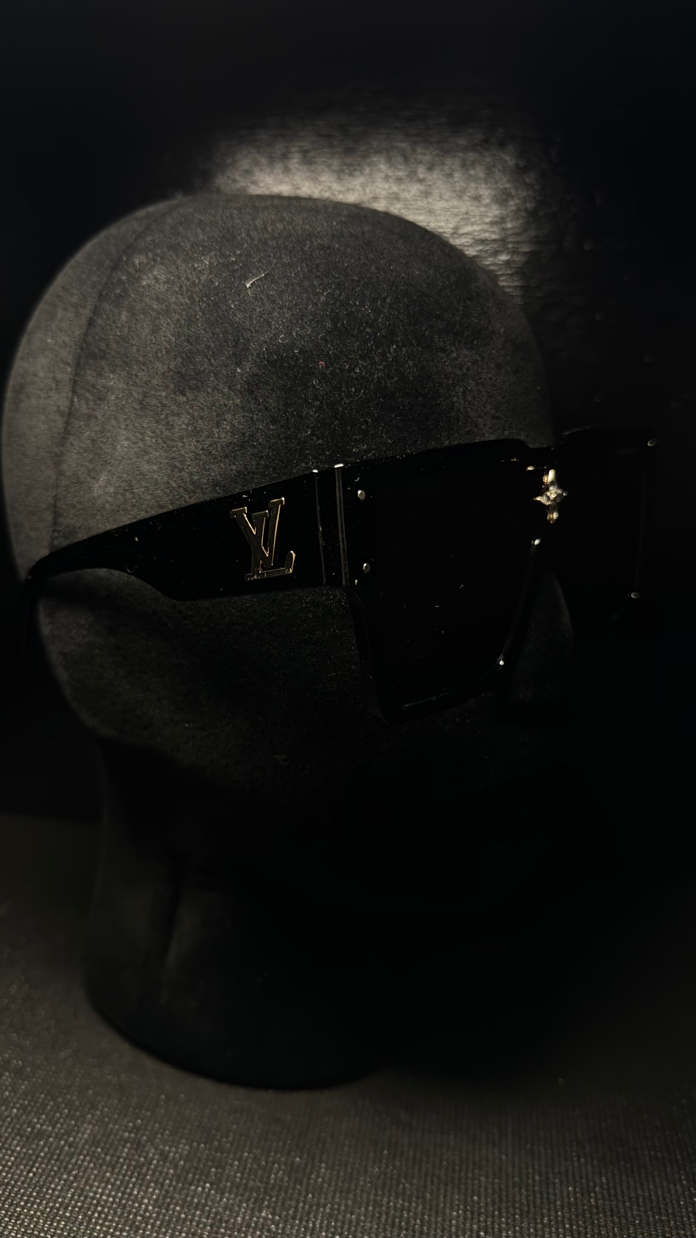 LOUIS VUITTON gafas negro