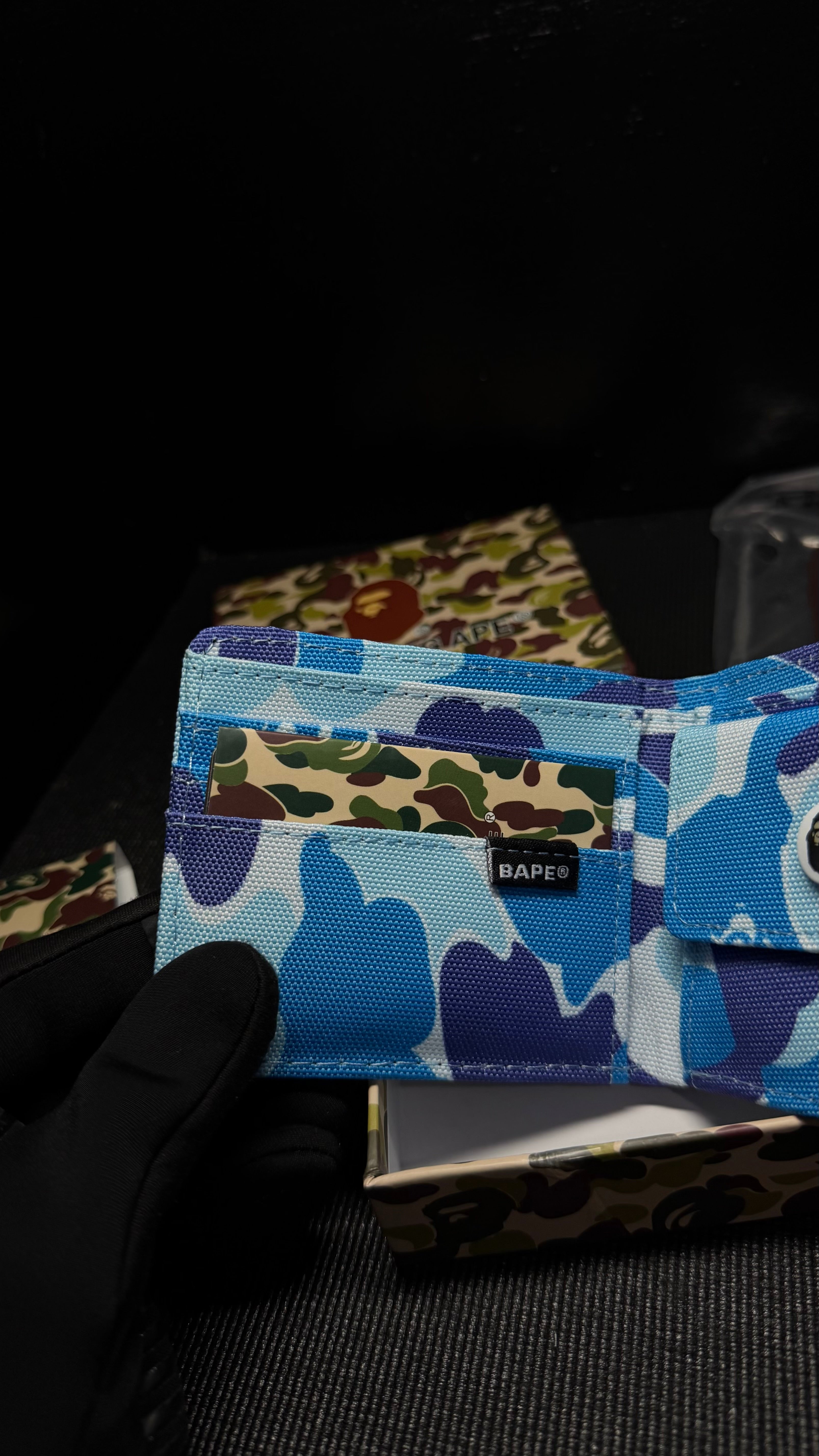 BAPE billetera azul