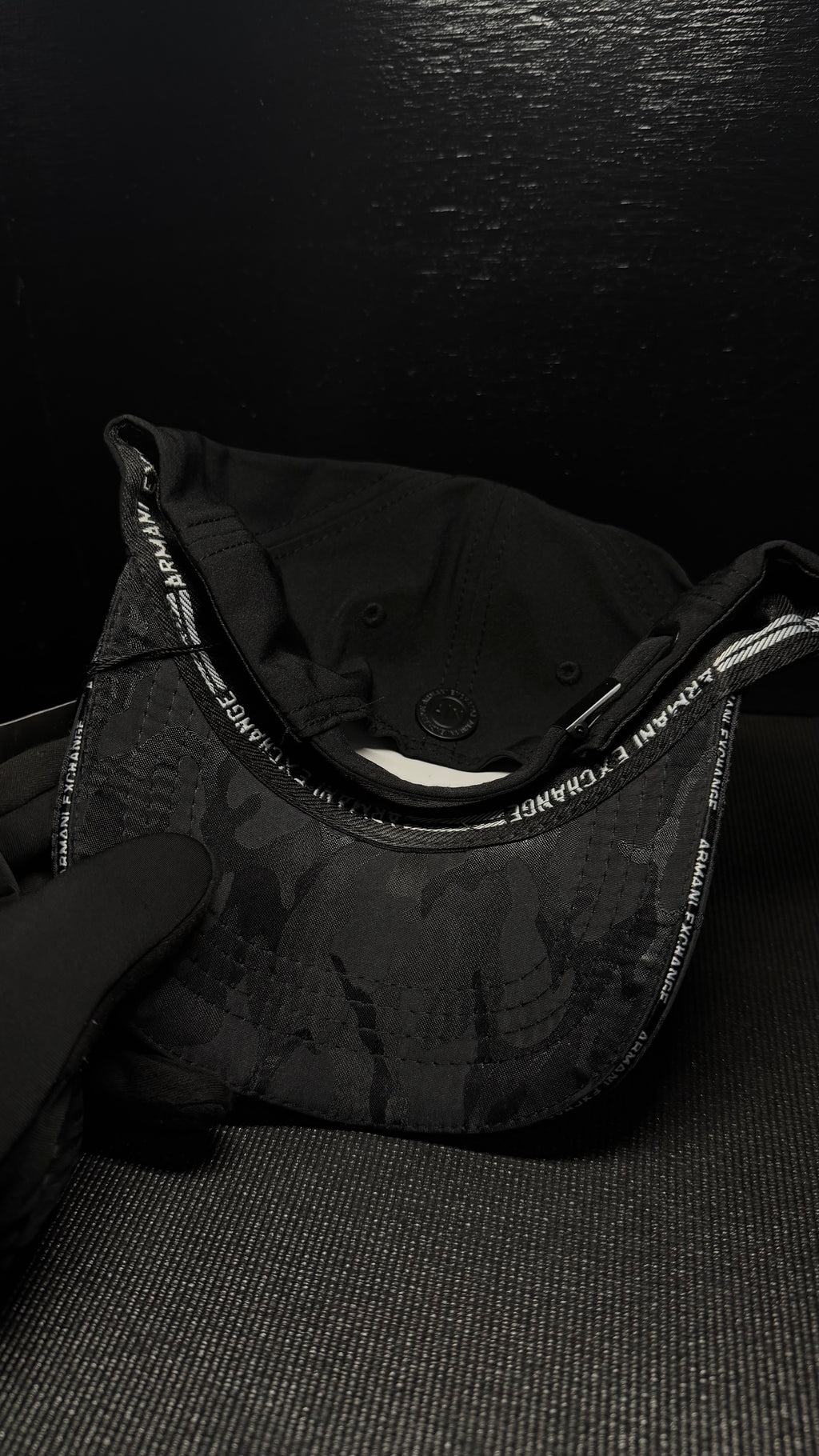 ARMANI EXCHANGE gorra negra