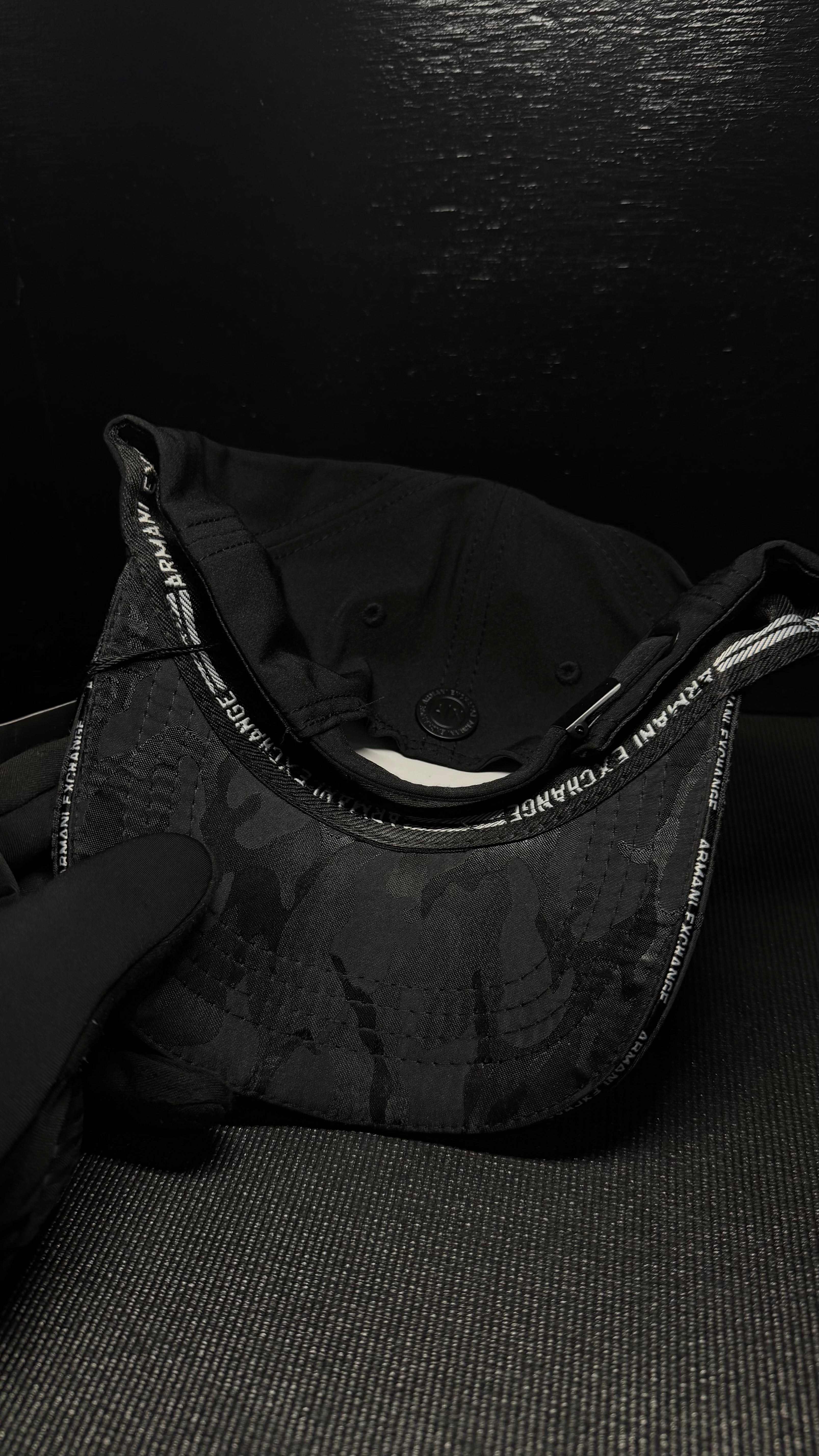 ARMANI EXCHANGE gorra negra