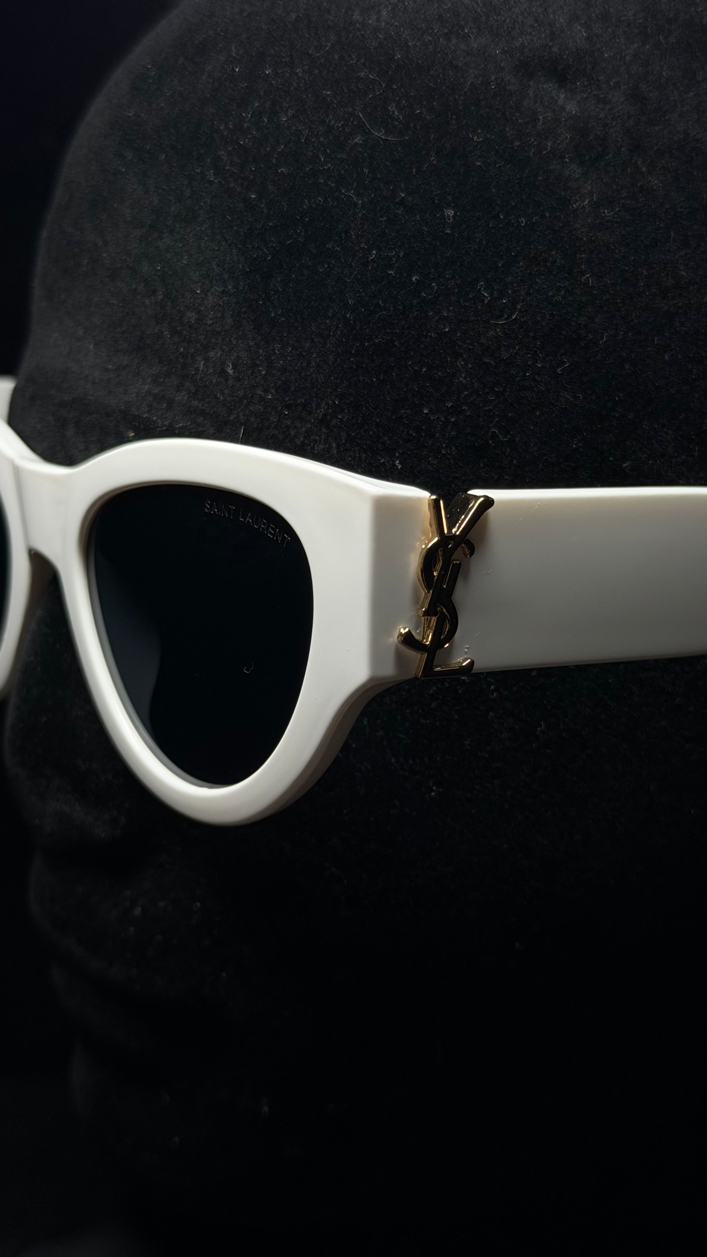 YSL Gafas blanco y dorado