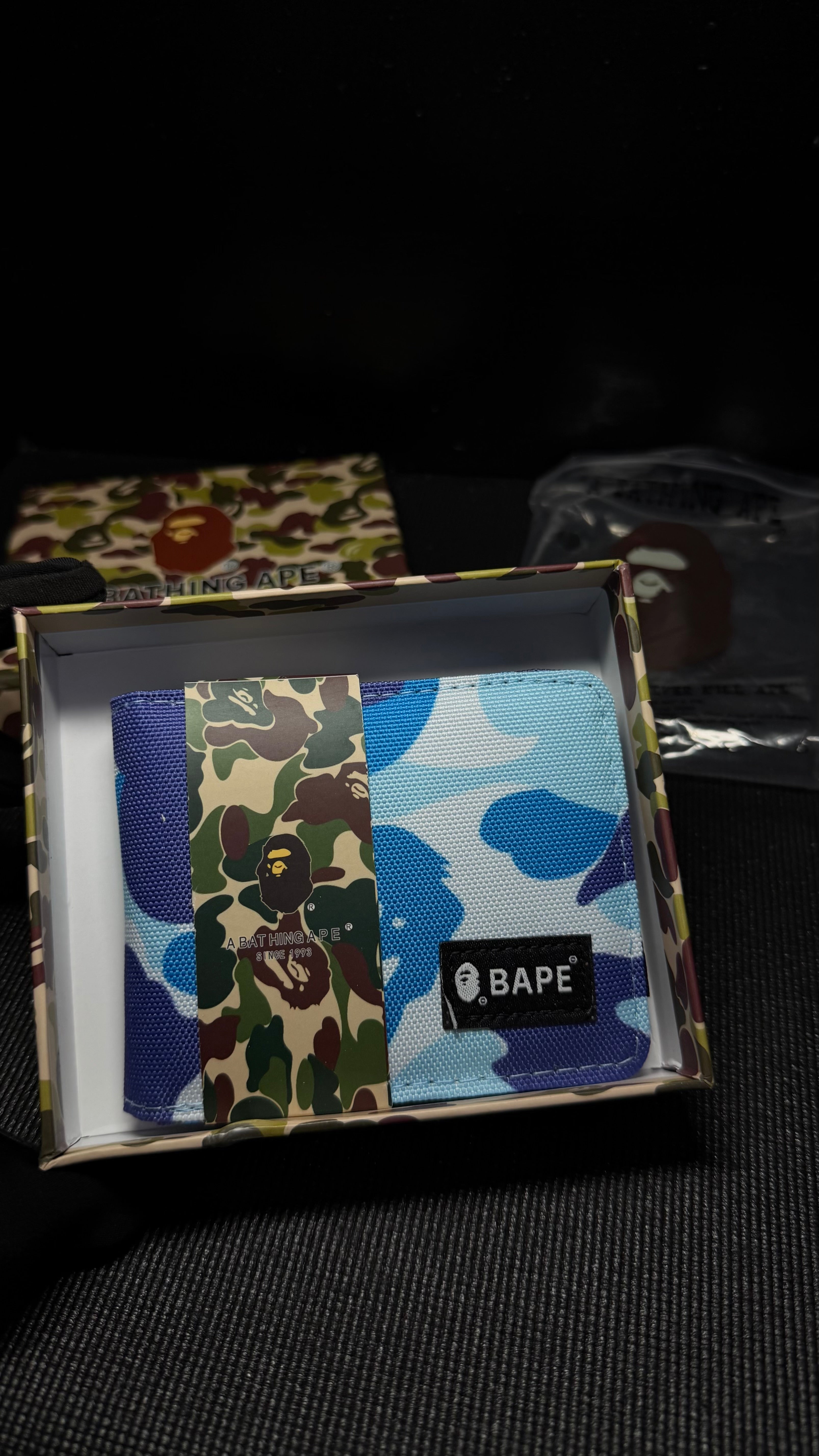 BAPE billetera azul