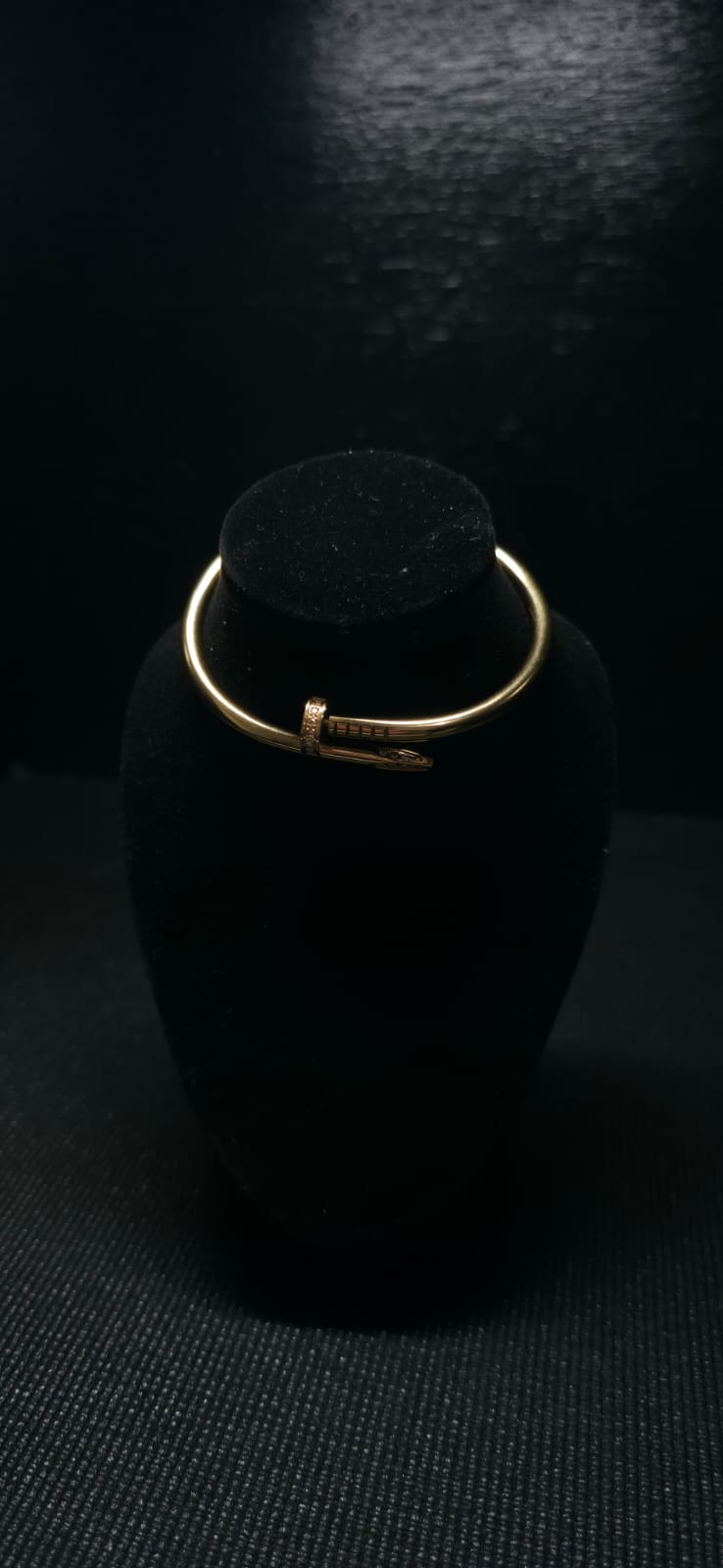 BRACELETE clavo dorado