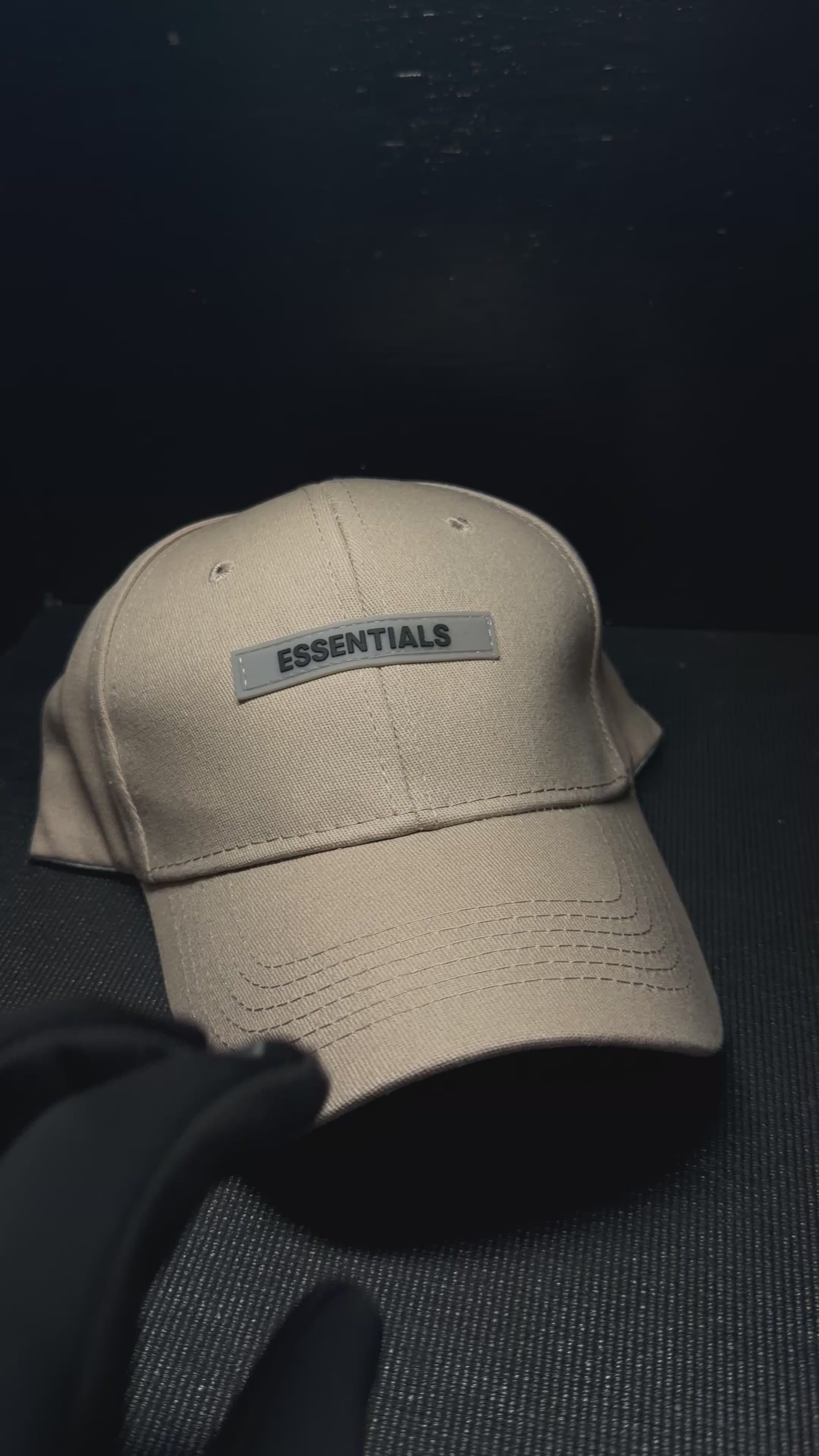 ESSENTIALS gorra beige