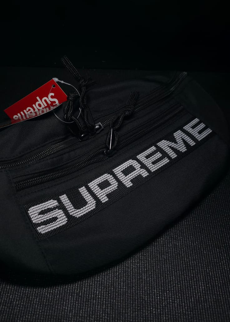 SUPREME bolso negro